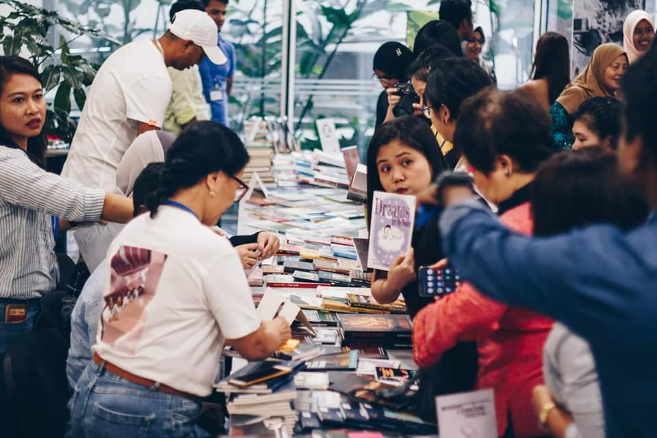 Book-Fair-at-Migrant-Literature-Festival-2019-7.jpg